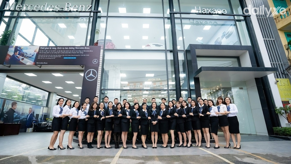 Đội ngũ nhân viên của Mercedes Kim Giang