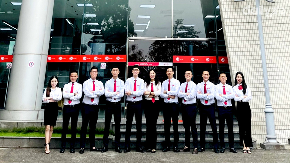 Đội ngũ nhân sự tại đại lý MG Trần Khát Chân