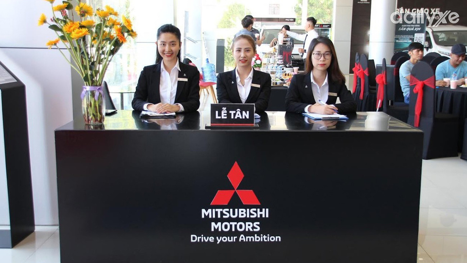 Đội ngũ nhân sự tại Mitsubishi Cầu Diễn