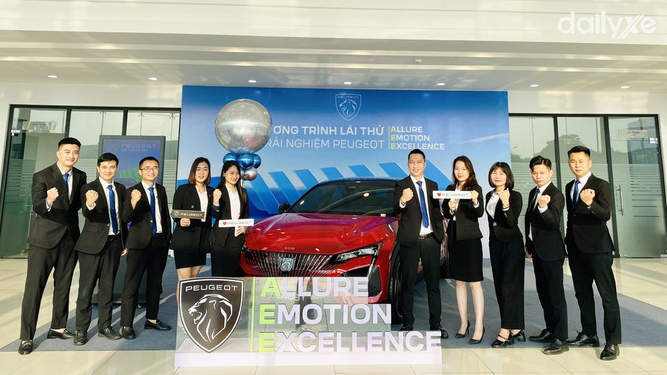 Đội ngũ nhân sự tại showroow Peugeot Vinh