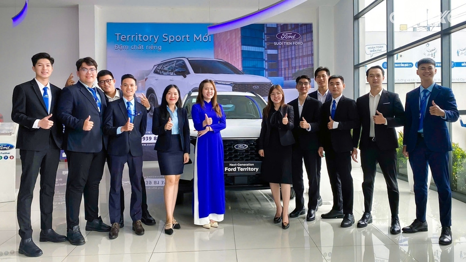 Đội ngũ nhân sự tại Ford Suối Tiên