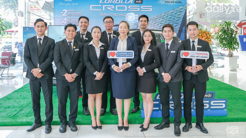 Đội ngũ nhân viên của đại lý Toyota Phú Mỹ Hưng