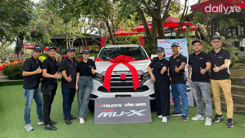 Đội ngũ nhân viên của đại lý Isuzu Vân Nam