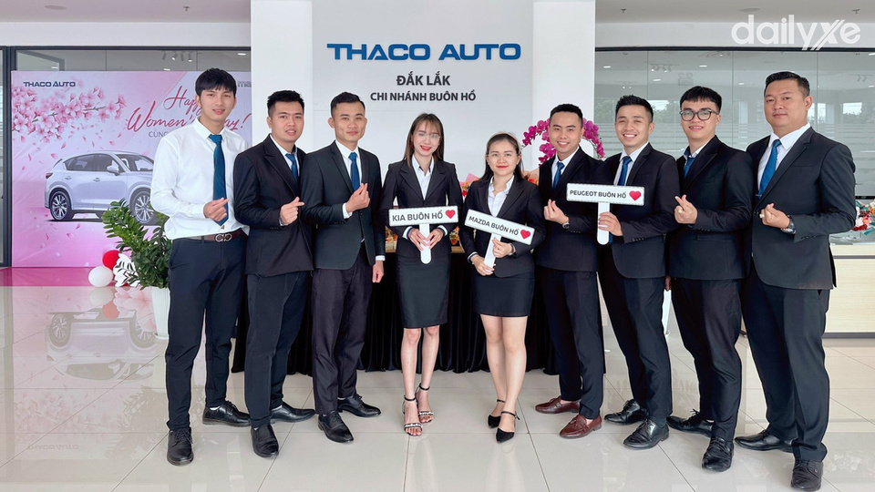 Đội ngũ nhân viên tại Đại lý Mazda Buôn Hồ