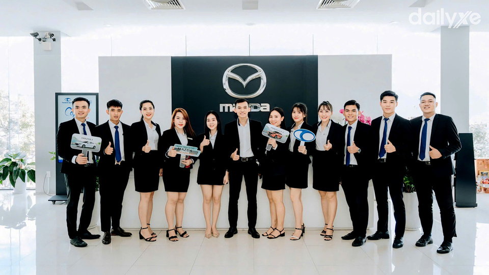 Đội ngũ nhân viên tại Mazda Nha Trang