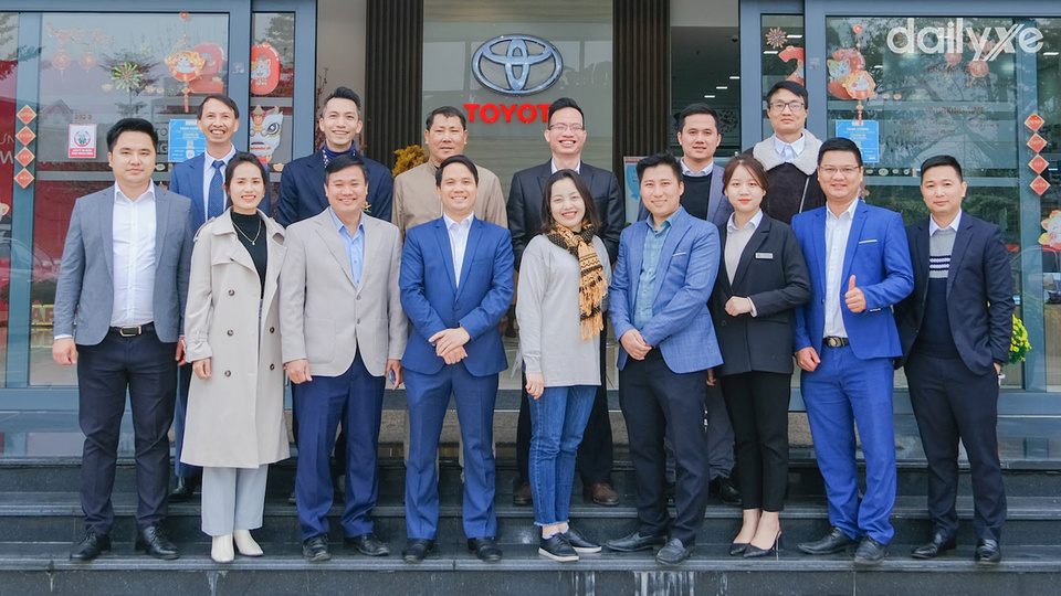 Đội ngũ nhân viên tại Toyota Hưng Yên