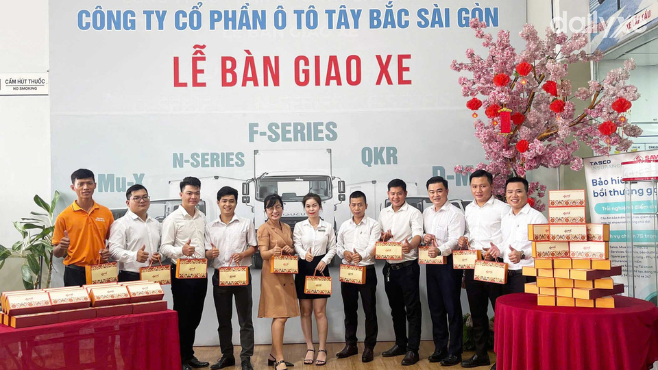 Đội ngũ tư vấn viên chuyên nghiệp của Isuzu Tây Bắc Sài Gòn