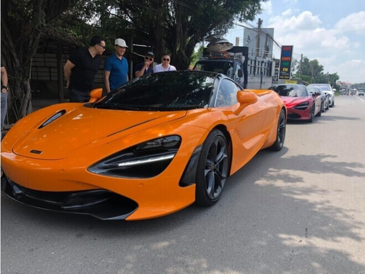 Ferrari-488-gtb-cua-tuan-hung-cung-dan-sieu-xe-dat-gia-tu-tap-tai-nha-hang-cuong-dola-o-vung-tau-8.jpg Ferrari-488-gtb-cua-tuan-hung-cung-dan-sieu-xe-dat-gia-tu-tap-tai-nha-hang-cuong-dola-o-vung-tau-8.jpg