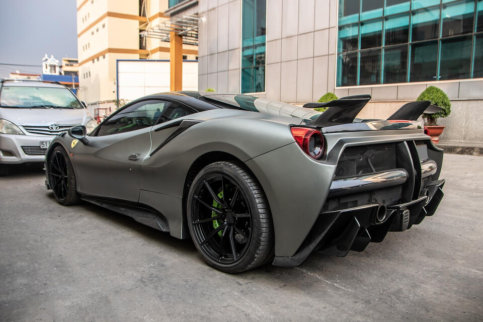Ferrari 488 GTB với gói độ hầm hố tại TP.HCM ferrari 488 gtb voi goi do ham ho tai tp.hcm