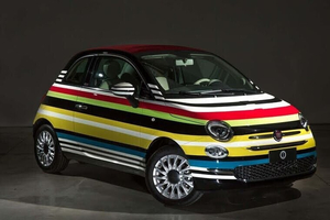 Fiat 500C sặc sỡ màu sắc lên sàn đấu giá cho mục đích nghiên cứu AIDS