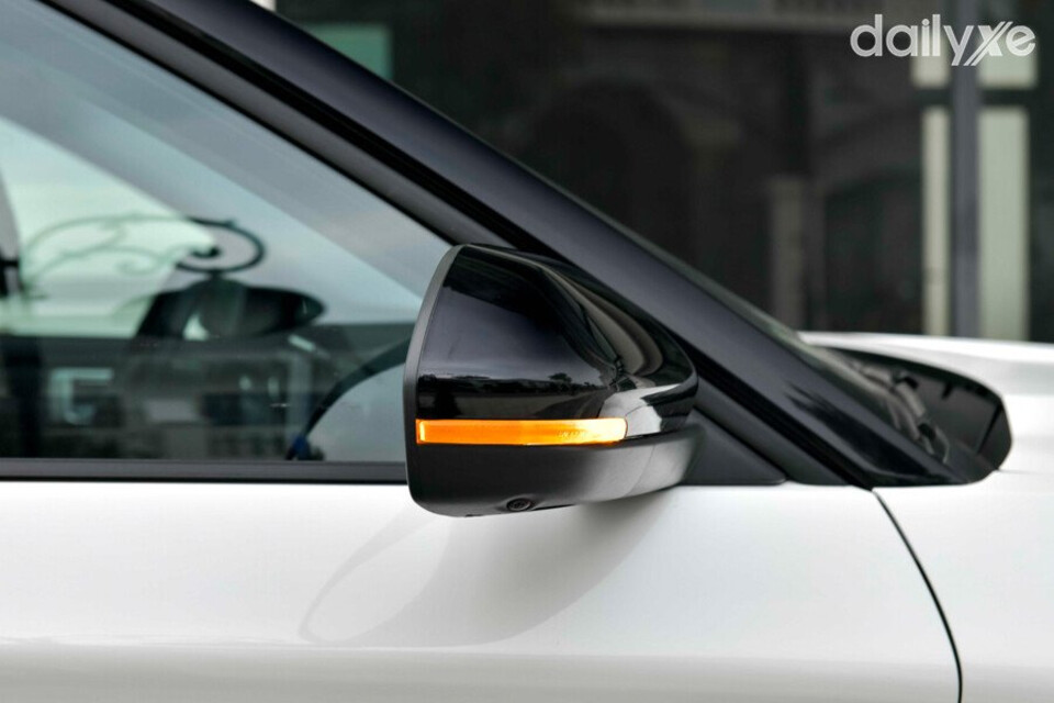 Ford Explorer trang gương chiếu hậu chỉnh điện