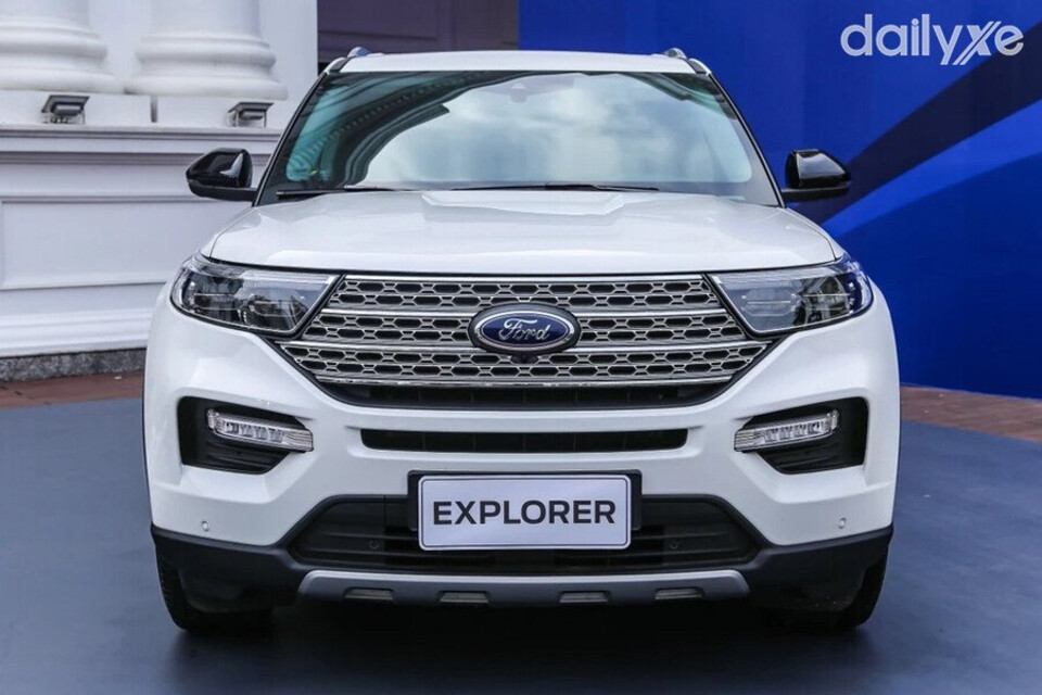 Ford Explorer với thiết đầu xe mạnh mẽ