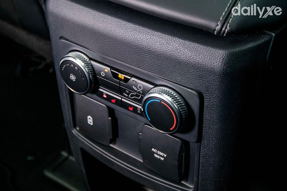 Ford Explorer tích hợp điều hòa ghế sau tiện nghi