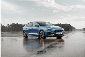Ford Focus ST 2019 ra mắt, trông bình dân nhưng mạnh xấp xỉ Mustang