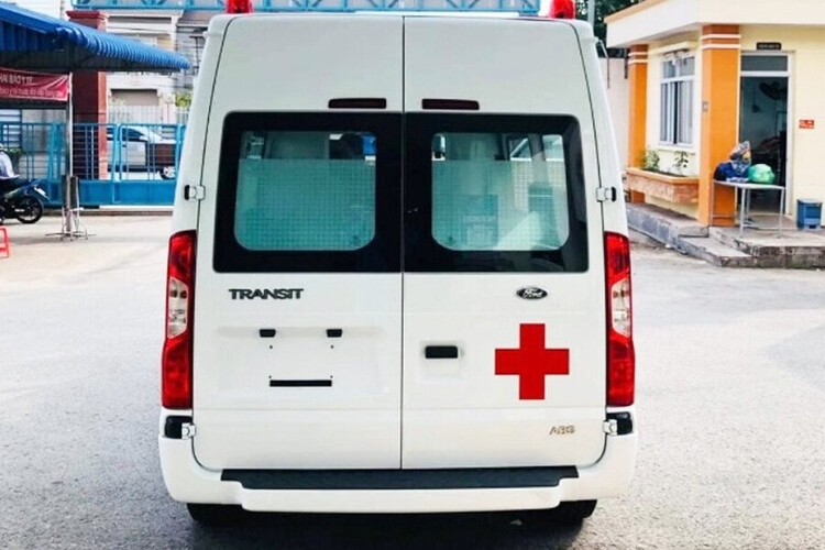 Xe cứu thương Ford Transit