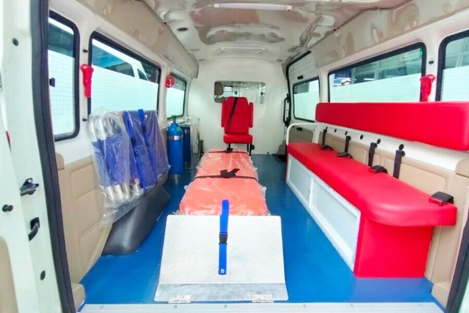 Nội thất Xe cứu thương Ford Transit Nội thất Xe cứu thương Ford Transit