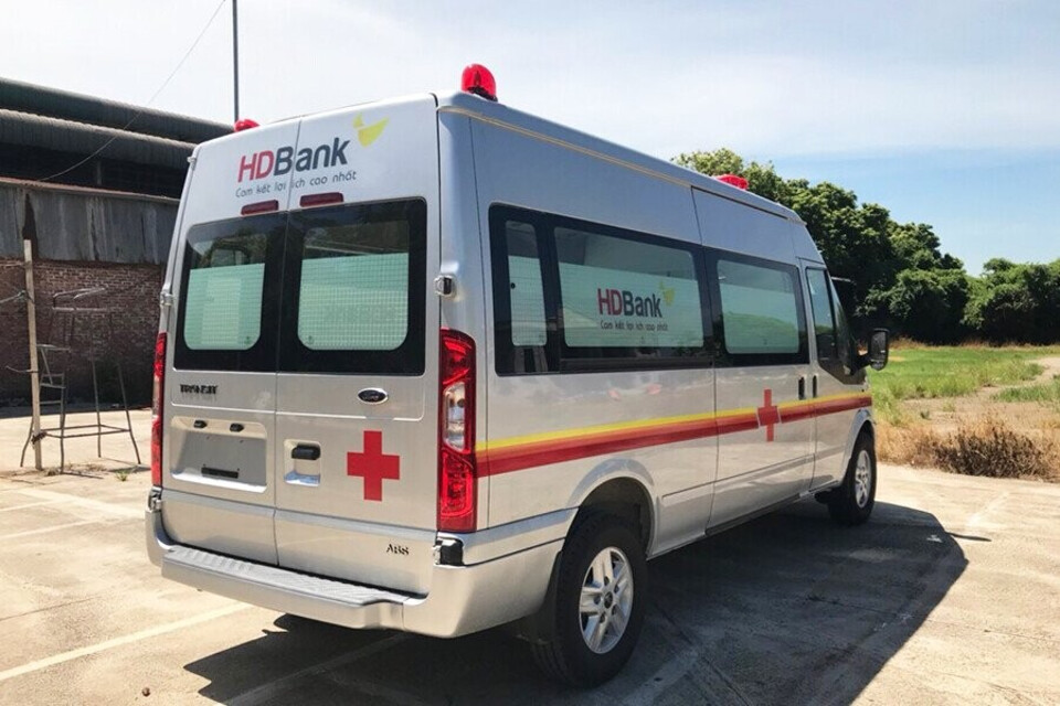 Xe cứu thương Ford Transit Xe cứu thương Ford Transit