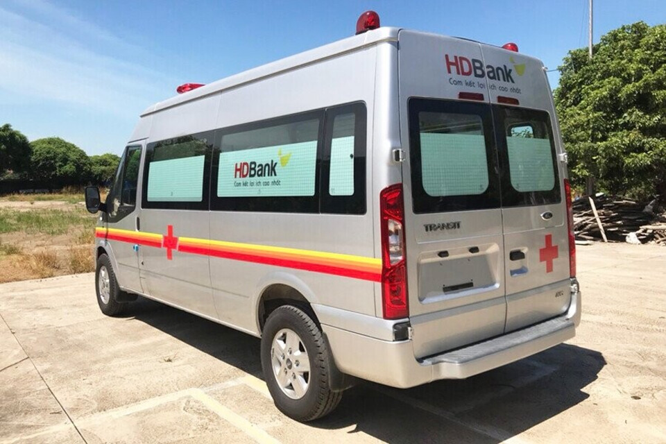 Xe cứu thương Ford Transit Xe cứu thương Ford Transit
