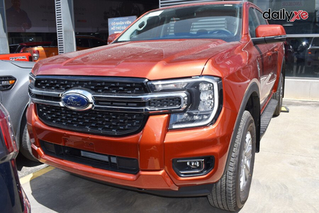 Ford Ranger XLT 4x4 AT (Máy dầu)