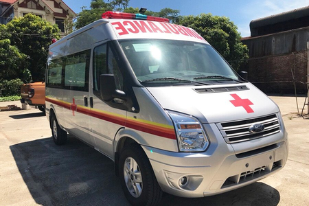 Ford Transit Cứu Thương Tiêu Chuẩn (Máy dầu)