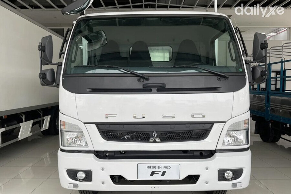 Kính chắn gió thiết kế bản lớn