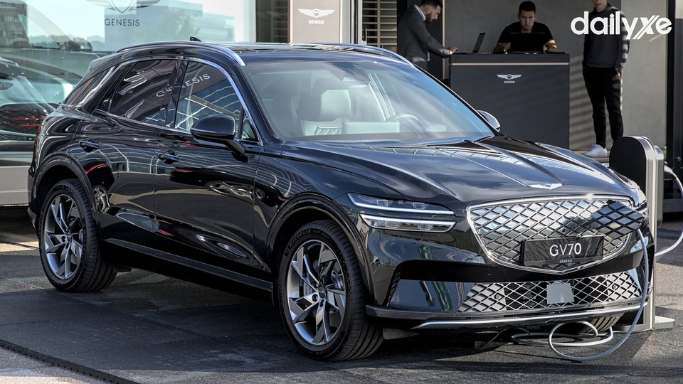 Genesis Electrified GV70 có thời lượng sạc pin ấn tượng