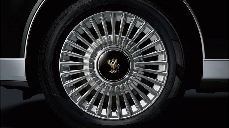 Bán đắt ngang siêu xe, Toyota Century làm khó người mua——Hình 7 Bán đắt ngang siêu xe, Toyota Century làm khó người mua——Hình 7
