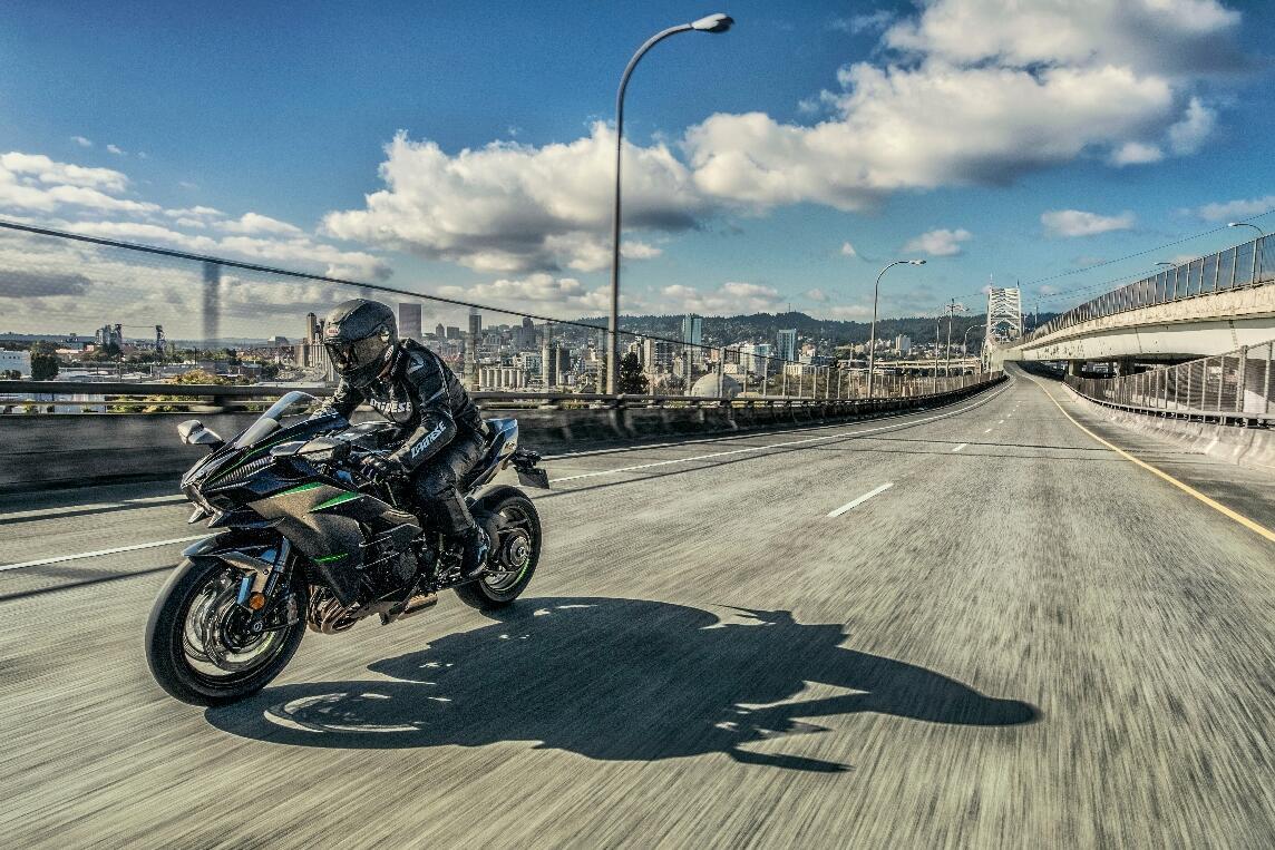 Kawasaki Ninja H2 2019 là siêu môtô mạnh nhất thế giới