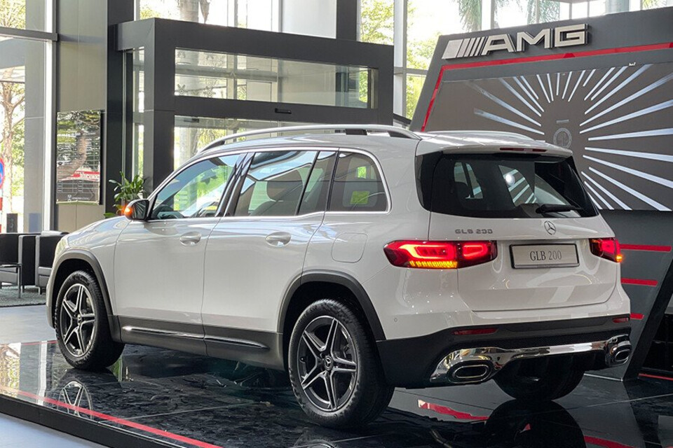 Hông xe thiết kế nổi bật