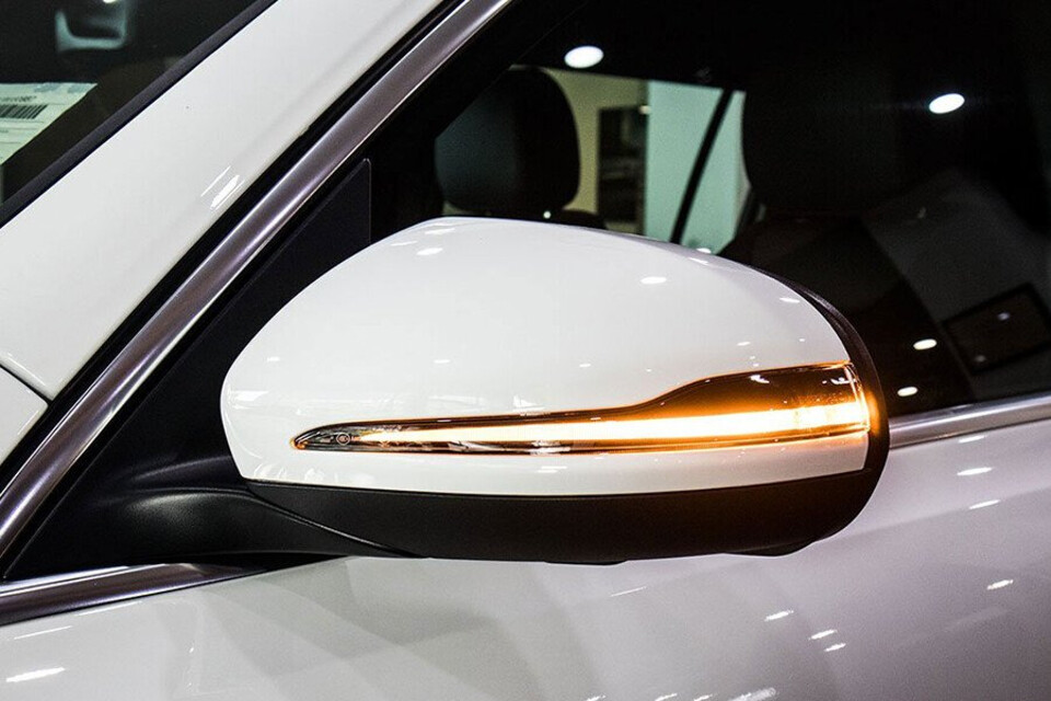 Gương chiếu hậu tích hợp đèn rẽ báo