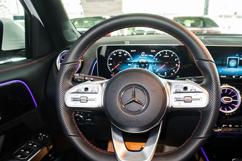 Tay lái thể thao bọc da Nappa cao cấp