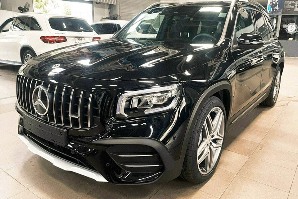 Lưới tản nhiệt thiết kế thể thao