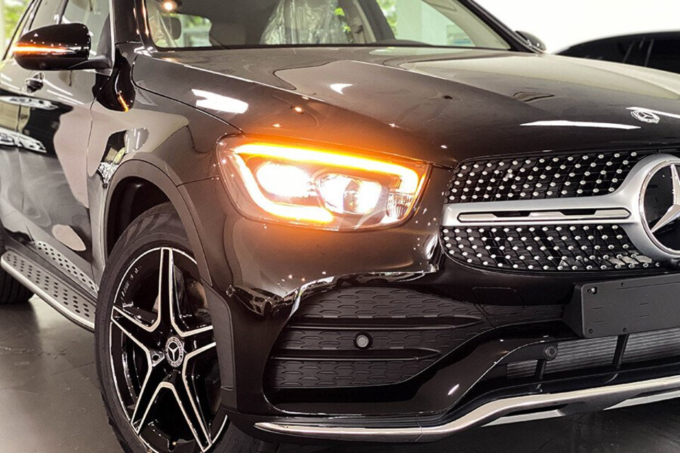 Cụm đèn trước LED