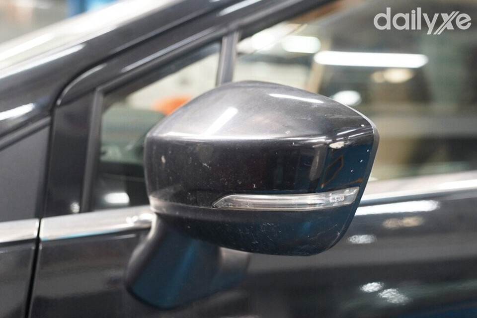 Một số lưu ý sử dụng gương chiếu hậu ô tô đúng cách