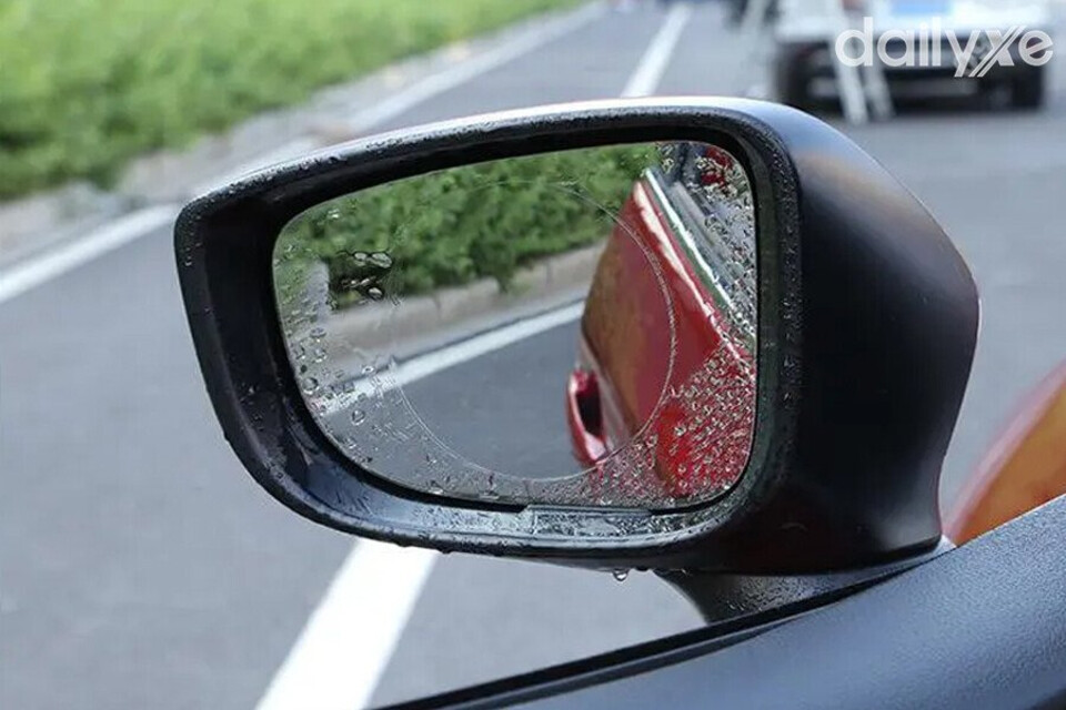 Miếng dán chống đọng nước gương chiếu hậu xe hơi