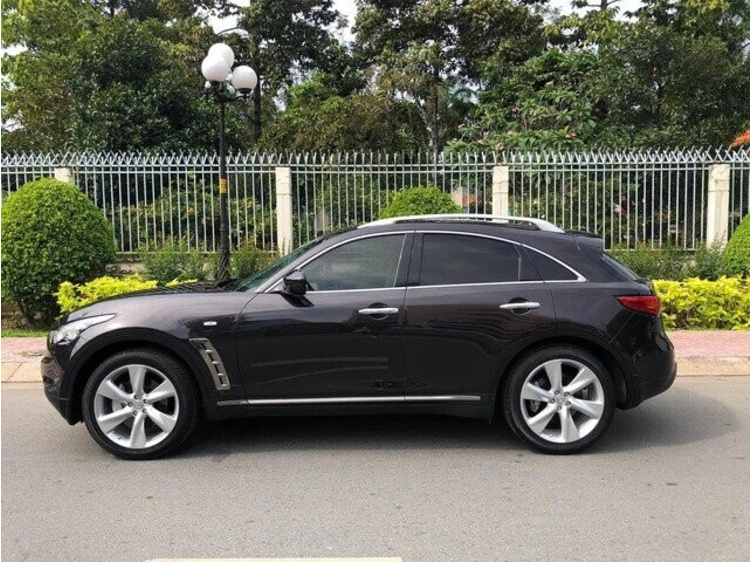 Hàng hiếm Infiniti QX70 có giá chỉ bằng một nửa giá niêm yết sau 5 năm hoạt động hang hiem infiniti qx70 co gia chi bang mot nua gia niem yet sau 5 nam hoat dong