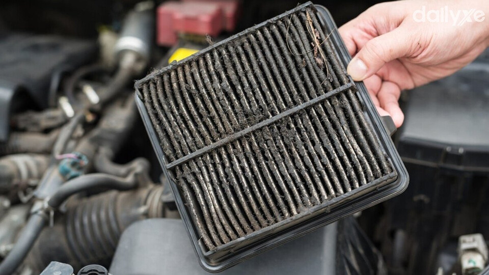 Kiểm tra và vệ sinh lọc gió định kỳ