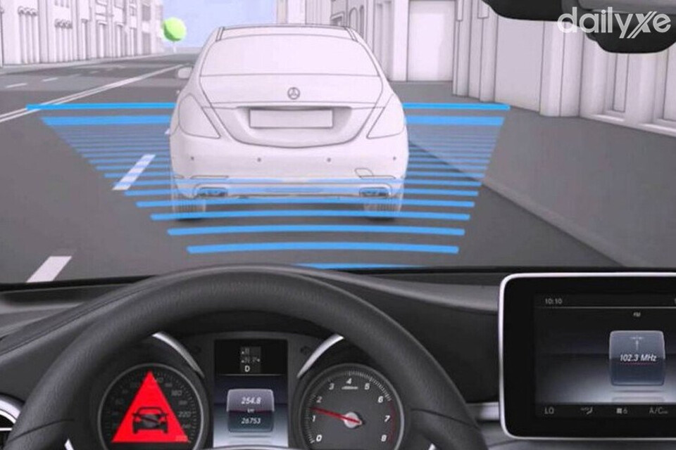 Hệ thống bảo vệ chủ động Pre-Safe Và Pre-Safe impulse side