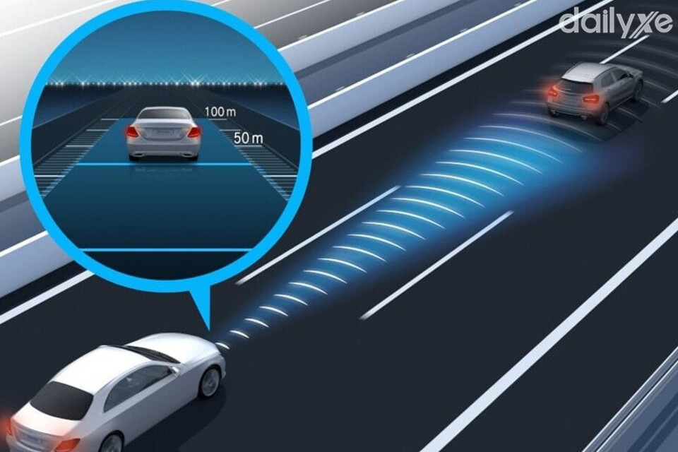 Hệ thống hỗ trợ giữ khoảng cách chủ động Distronic