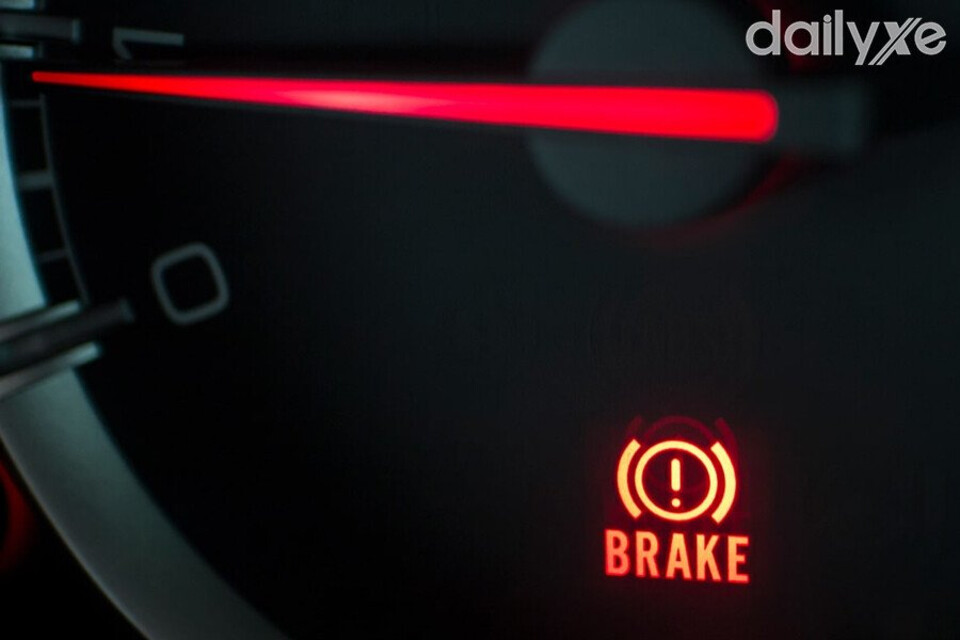 Đèn báo hệ thống phanh gặp vấn đề