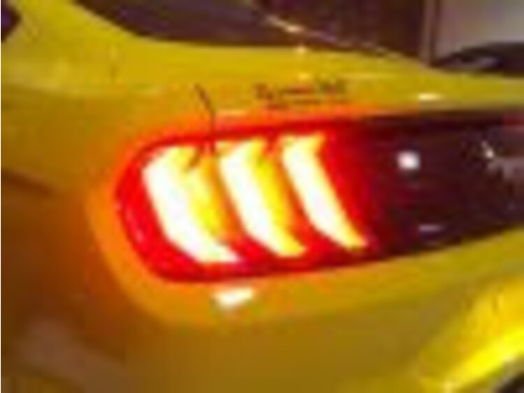 Hình ảnh Ford Mustang 2018 trang bị phiên bản động cơ 2.3 EcoBoost, công suất 310 mã lực, giá hơn 2 tỷ——Hình 13 Hình ảnh Ford Mustang 2018 trang bị phiên bản động cơ 2.3 EcoBoost, công suất 310 mã lực, giá hơn 2 tỷ——Hình 13