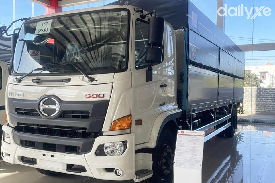 Đầu xe Series 500 hình khối hộp chữ nhật lớn