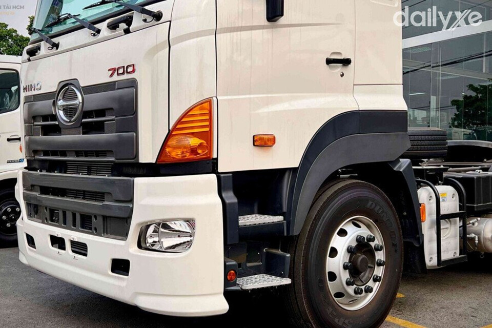 Xe trang bị hai bậc lên xuống dễ dàng và thuận tiện
