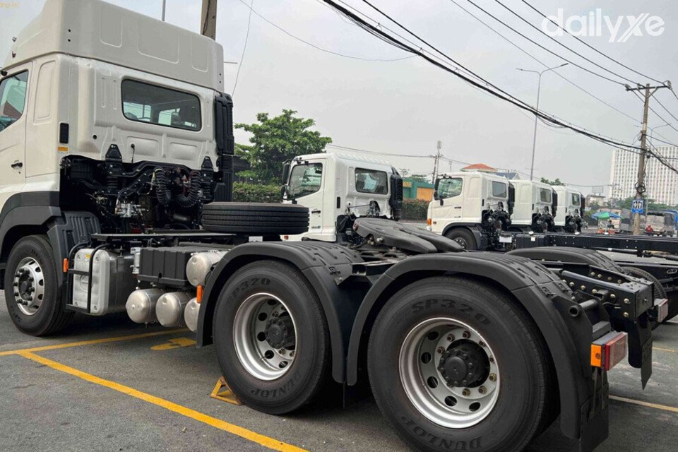Lốp xe Hino Series 700 có kích thước lớn và bền bỉ