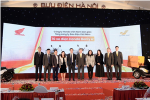 Honda bàn giao 70 xe máy điện Benly e cho Bưu điện Việt Nam