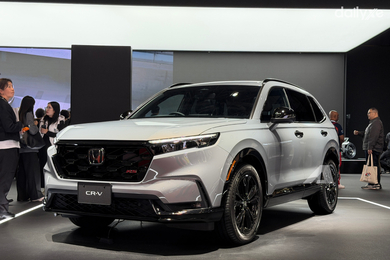 Honda CR-V e:HEV RS Black Edition phiên bản đặc biệt kỷ niệm 30 năm