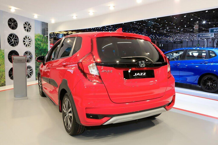 Honda Jazz X-Road tạo điểm nhấn ở dàn vỏ - Hình 5 Honda Jazz X-Road tạo điểm nhấn ở dàn vỏ - Hình 5