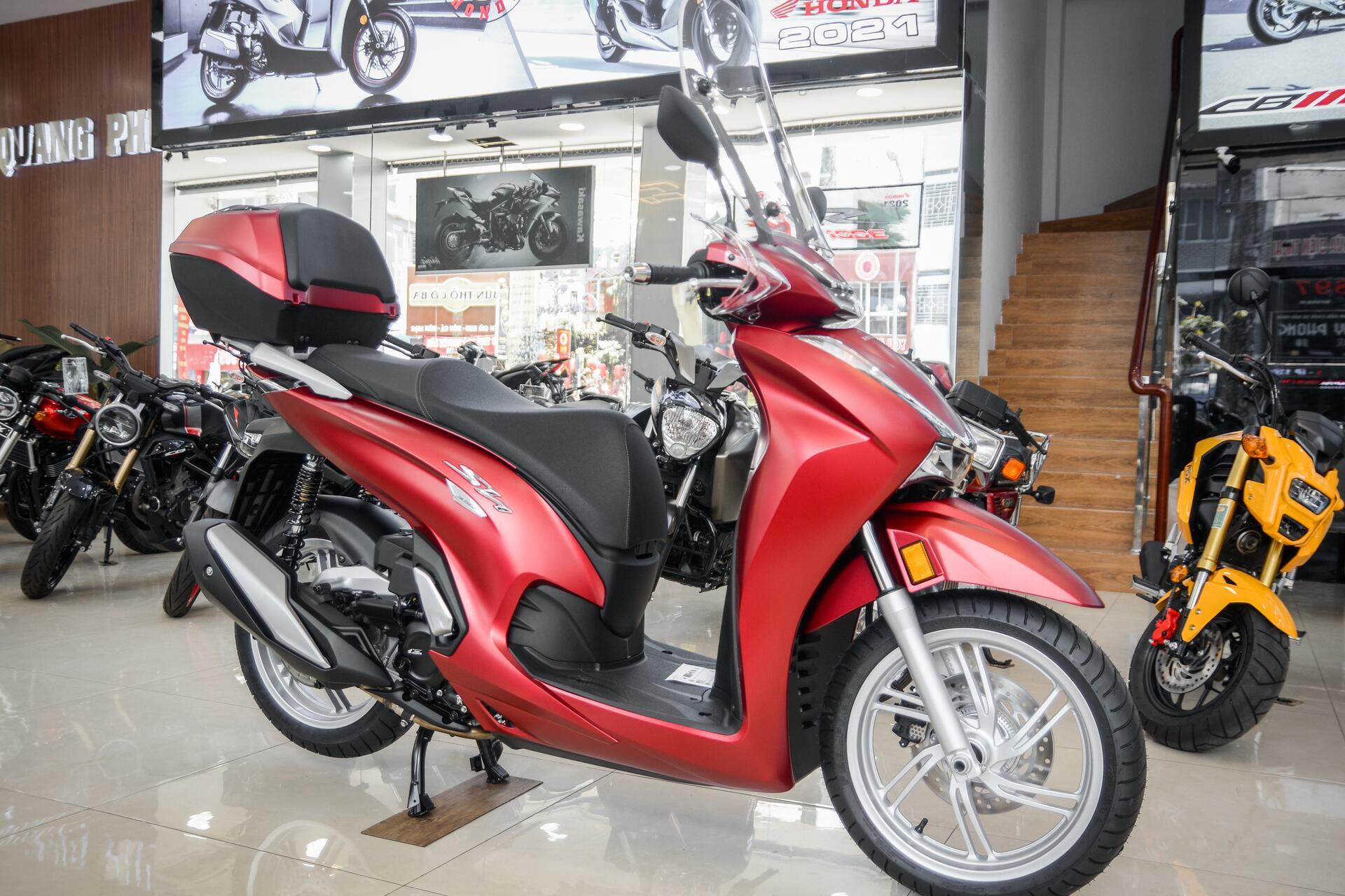 Trên yên Honda Sh350i nhập Ý đầu tiên về Việt Nam sắp có giá bán   Motosaigon