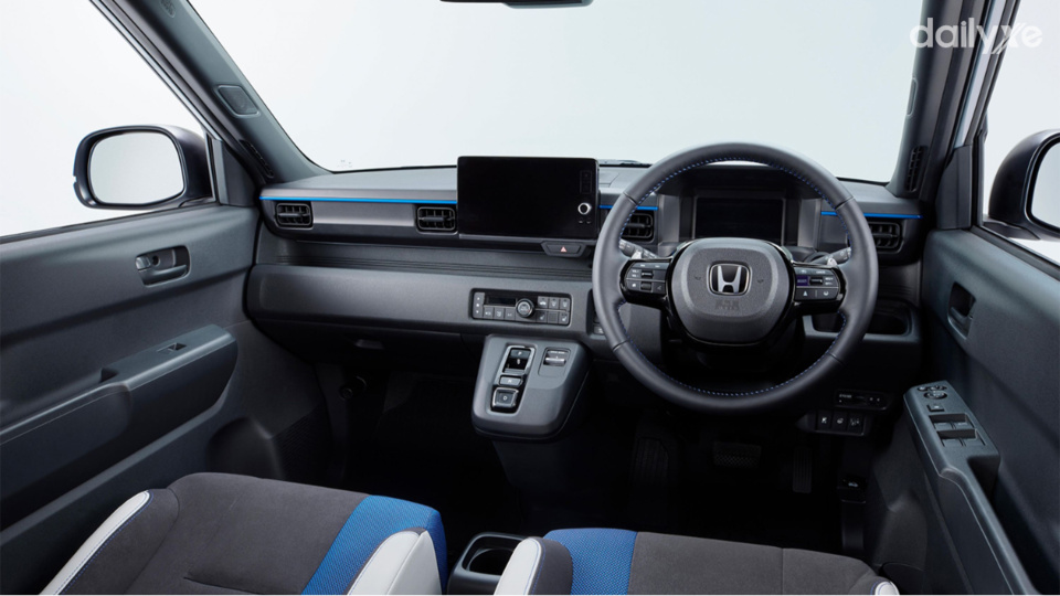 Khoang nội thất nổi bật với ghế thể thao