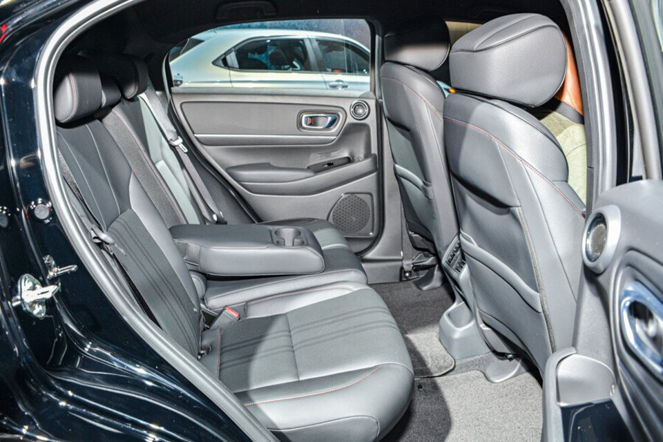 Hàng ghế sau HR-V rộng rãi Ghế ngồi bọc da cao cấp